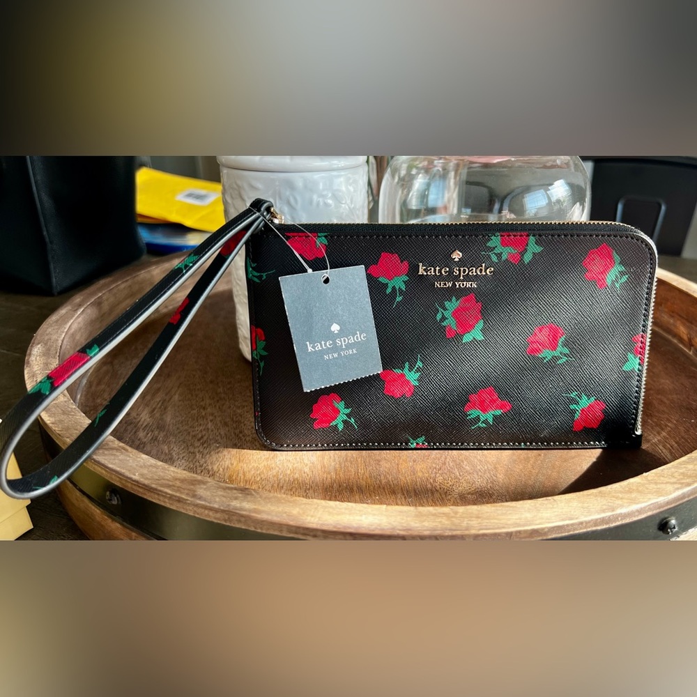 Kate Spade Wristlet NWT Black with Red Roses
